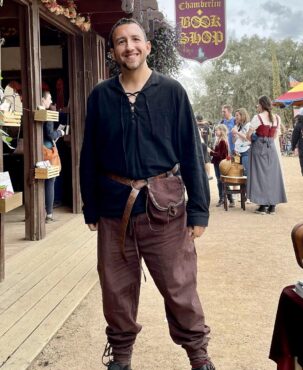 JacobDevlin_xBm2syBLfz37-Renfaire